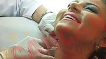 VIDEO Roxana Vasniuc, iubita de o noapte a lui Varciu, si-a injectat acid hialuronic in gat!