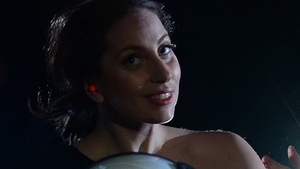 INCREDIBIL! NIMENI n-a mai purtat vreodata ASA CEVA! Cum s-a imbracat Lady Gaga, la prezentarea noului ei album