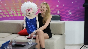 Crina, ventrilocul de la “Romanii au talent” i-a gasit “bunicutei-sexy” un amant betiv!