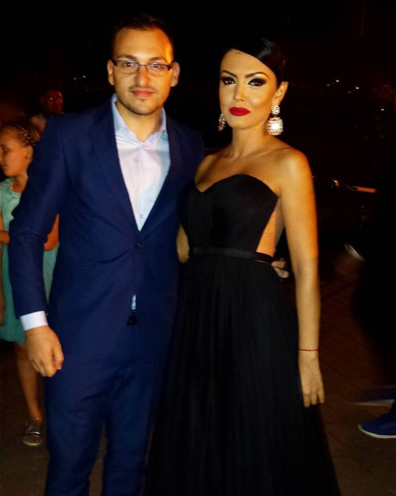 Andreea Mantea este una dintre cele mai râvnite vedete din România, mulţi bărbaţi dorindu-şi să o cunoască.