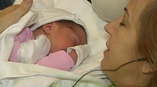 VIDEO Daniela Gyorfi de pe patul de spital: "Din mai o sa incep din nou spectacolele! Acum am motive sa cant!"