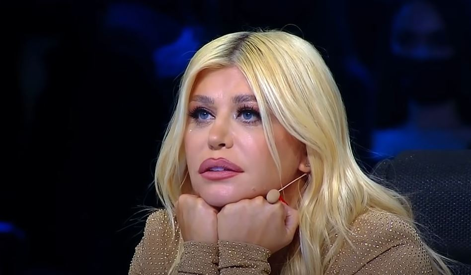 Ce au mâncat vedetele la masa de Crăciun. CANCAN.RO vă arată ce au pus pe masă Loredana Groza, Bianca Drăgușanu sau Dani Oțil