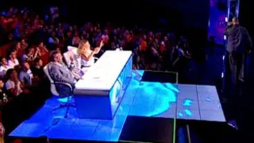 Cheloo a ajuns la limita rabdarii! Rapper-ul a plecat din sala furios, spre uimirea celorlalti jurati! Treziti-va, ma! Dati-va-n p*** mea de fraieri! Vezi ce l-a putut enerva pe artist!