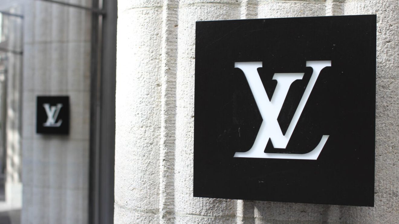 Misterul care a cucerit lumea modei: Celebra monogramă Louis Vuitton a împlinit 130 de ani