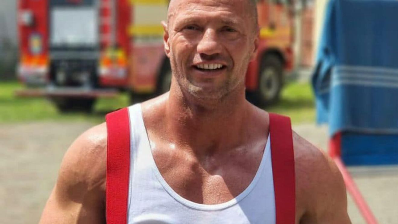 Povestea lui Sorin din Suceava, pompierul de 41 de ani care face voluntariat: "A fost gardă de corp pentru Jason Statham, Dolph Lundgren"