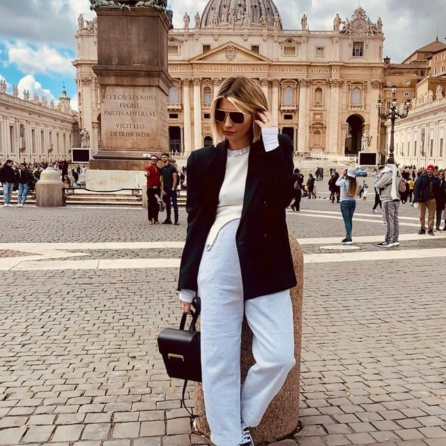 A plecat în vacanță, dar s-a trezit "blocată" în Italia!