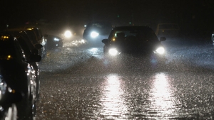 Dezastru în București după furtuna cu grindină! Au fost emise mesaje Ro-Alert și coduri roșii de vreme rea, iar zborurile au fost  deviate