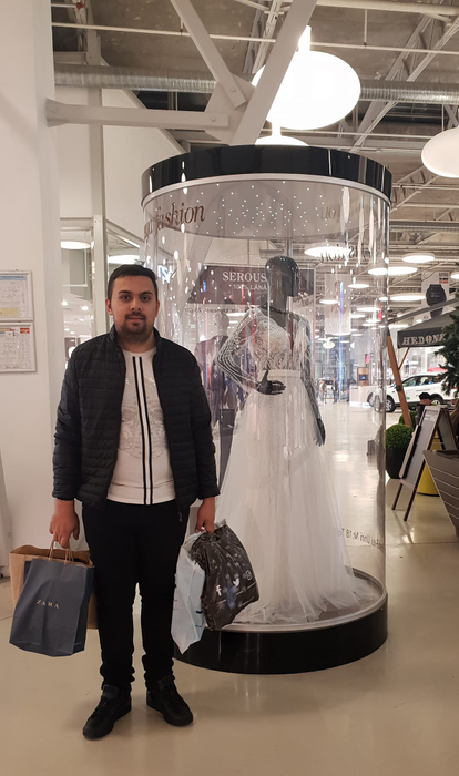 Leo Castellano s-a trezit fără banii din apartament și spune că iubita i-a furat (Foto: Facebook)