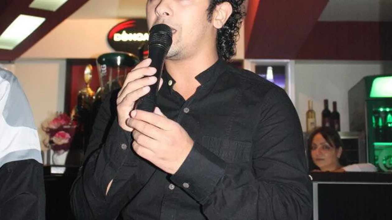 Valentin Dinu este de nerecunoscut. A renuntat la parul cret in favoarea unei tunsori trendi. Il prinde noul look pe artist?