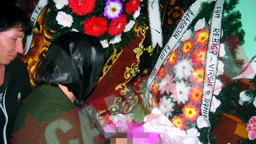 Cand am vrut s-o pup pe mami, i-a cazut capul