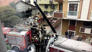 Un elicopter militar s-a prăbușit în Istanbul. Patru persoane au murit