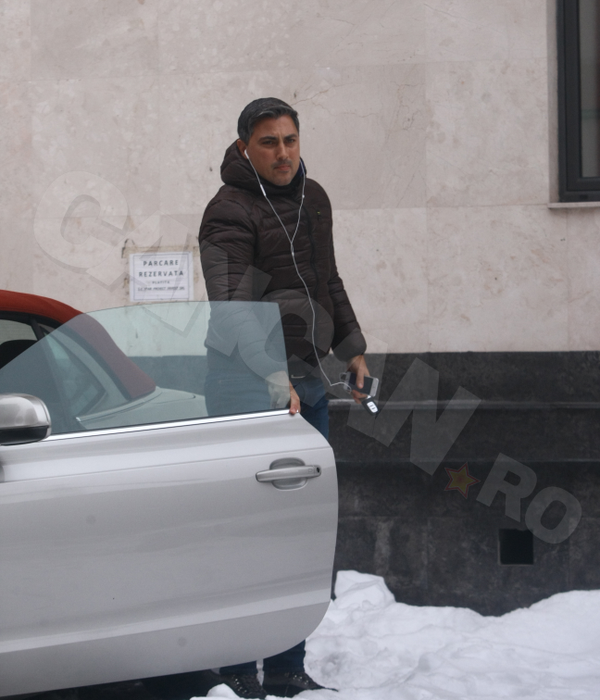 Designerul Casei Regale a României a luat prânzul în maşină!