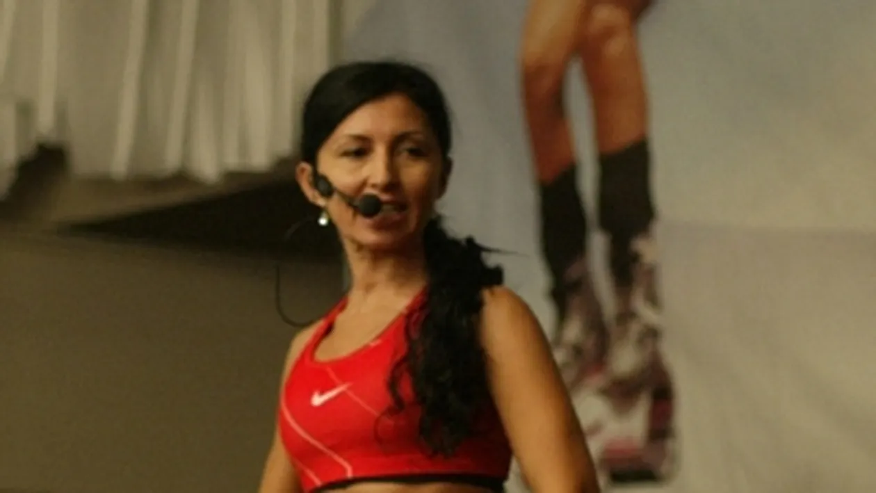 Kinga Sebestyen a speriat Timisoara! Amanta lui Zsolt Csergo, tocata de femeile care au vazut-o la ultima ei demonstratie de kangoo jumps! Ii atarna pieile pe ea!