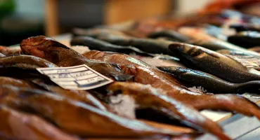 Cât costă 1 kg de pește înainte de Florii. Pensionarii abia au avut bani să își cumpere un caras