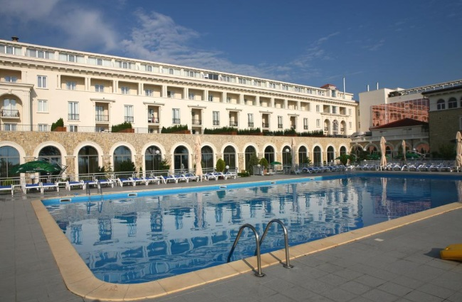 De necrezut! Câți lei a ajuns să coste o noapte la hotelul lui Gică Hagi din Mamaia