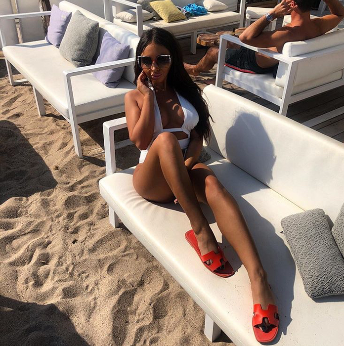 Ana, una dintre bombele sexy care a însoțit-o pe Ada în St. Tropez