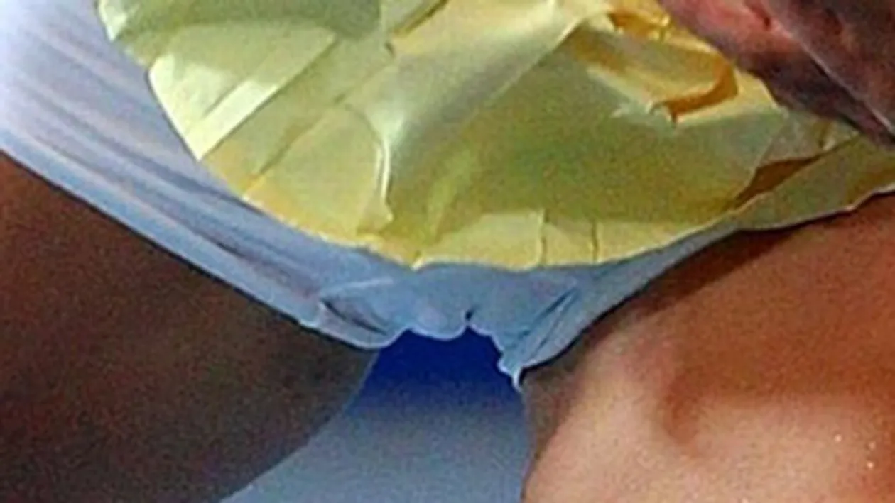 Jucatoarea de tenis Caroline Wozniacki, cu zonele intime la vedere! Uite cum a debutat in noul an!