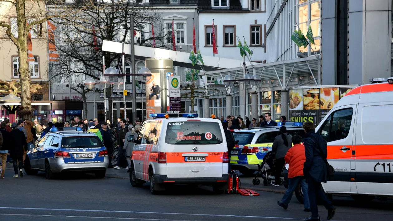 Atac terorist la Berlin? O maşină a intrat în mulţime