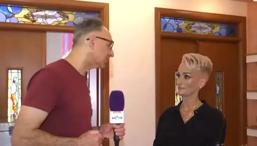 Cum arată apartamentul de 200 mp în care locuiește Regina Întunericului. Gabriela Lucuțar l-a amenajat după bunul plac: „Îmi place foarte mult negrul”