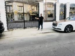 Cum arată palatul lui Tzancă Uraganul, manelistul devenit celebru după ce a circulat cu un Rolls-Royce fără asigurare. FOTO