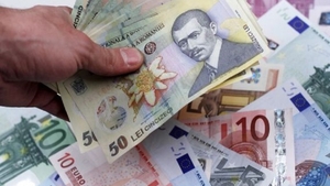 Leul pierde mult teren în faţa monedei unice. BNR a anunţat un curs de 4,6515 lei/euro, cel mai ridicat din ultima lună 