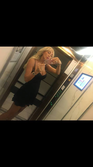 Maya, într-o ţinută foarte sexy