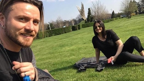 GABRIELA CRISTEA şi TAVI CLONDA, cei mai fericiţi viitori părinţi! Cum s-au fotografiat