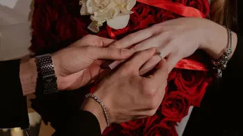 Cătălin Cîrjan, căpitanul echipei Dinamo, şi-a cerut iubita în căsătorie! Cum arată inelul de logodnă