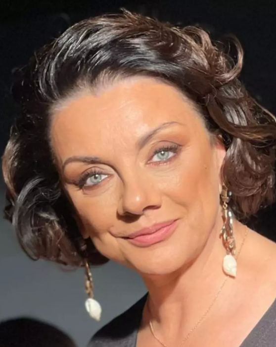 Flăcărica revine după aproape 20 de ani! Cum apare Carmen Tănase într-o imagine spectaculoasă