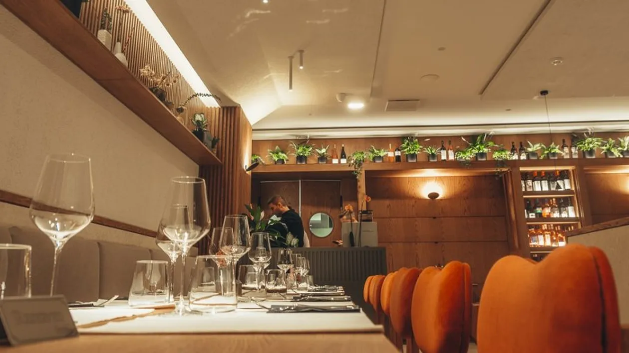 Regulile stricte pe care trebuie să le îndeplinească de azi clienții, în incinta restaurantelor. „Se interzice transferul...”
