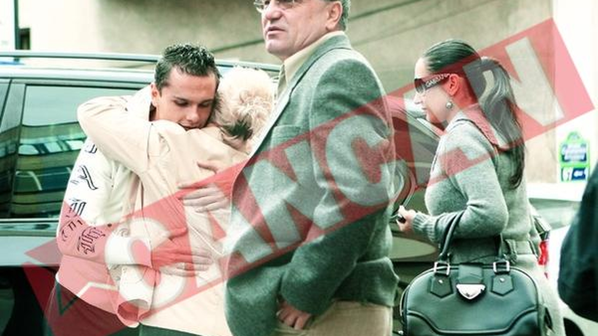 Vladut Munteanu a venit din Germania pentru a lua masa cu parintii