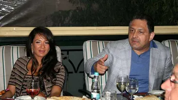 Ce sexy e Oana Mizil! Cu decolteul asta, care este... foarte adanc, l-a facut pe Marian Vanghelie sa o ceara de nevasta! Intra sa vezi atuul pe care orice femeie si l-ar dori