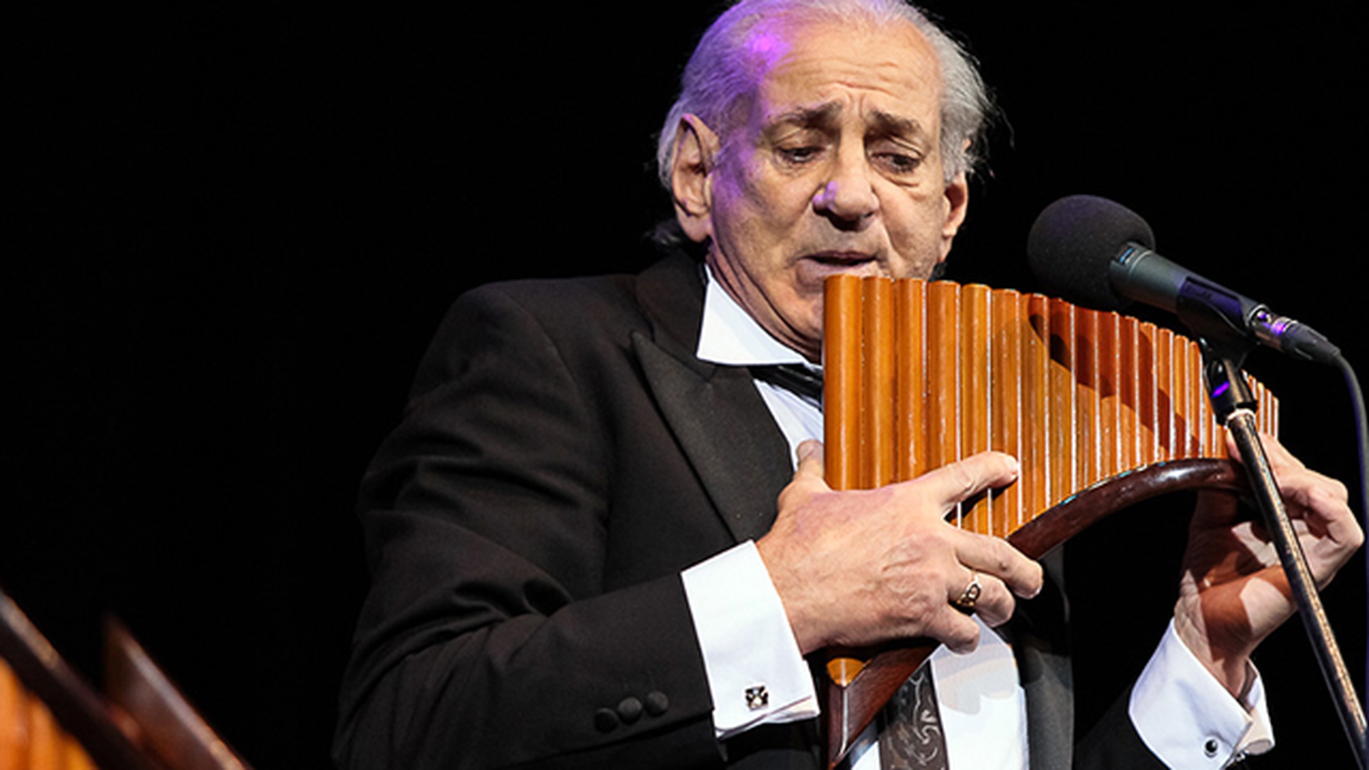 El este fiul secret al lui Gheorghe Zamfir! Nimeni nu stia nimic despre existenta lui pana acum! Vezi cum arata si cu ce se ocupa!