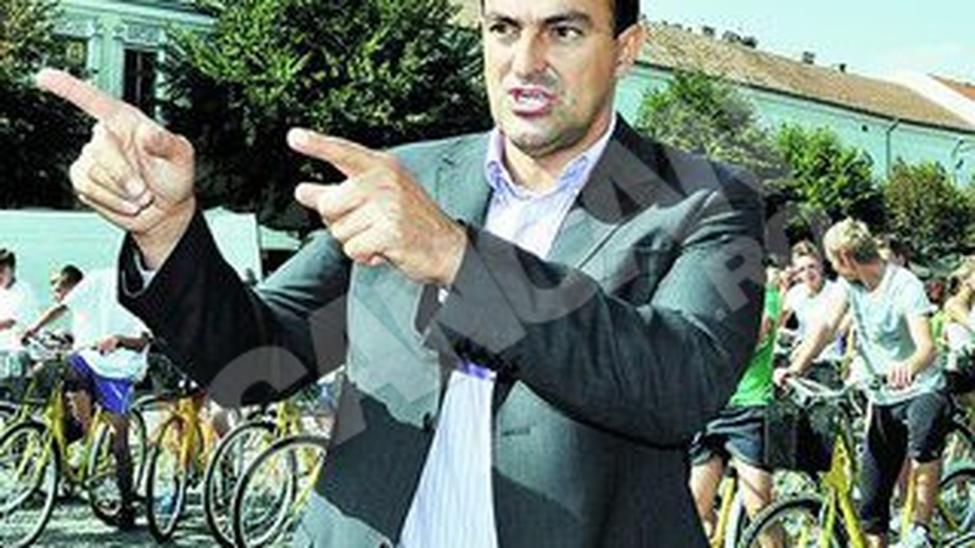 Sorin Apostu intermedia si determina platile catre cabinetul sotiei sale