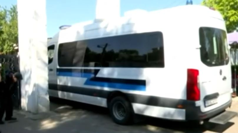 Imagini de la înmormântarea Anei Maria Vasiliu. Cum arăta sicriul după ce a fost scos din biserică