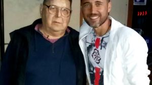 Dinu Maxer este în doliu! Tatăl lui a murit după o lungă suferință: ”În 2007 a primit vestea că are cancer”