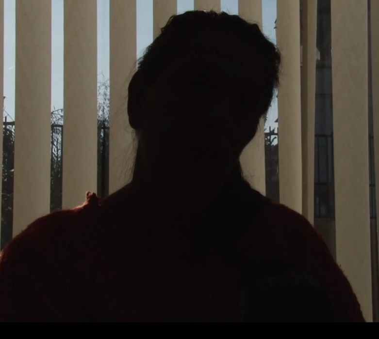 Violența domestică face tot mai multe victime! Avea ordin de protecție, dar asta nu l-a oprit să o amenințe cu bătaia