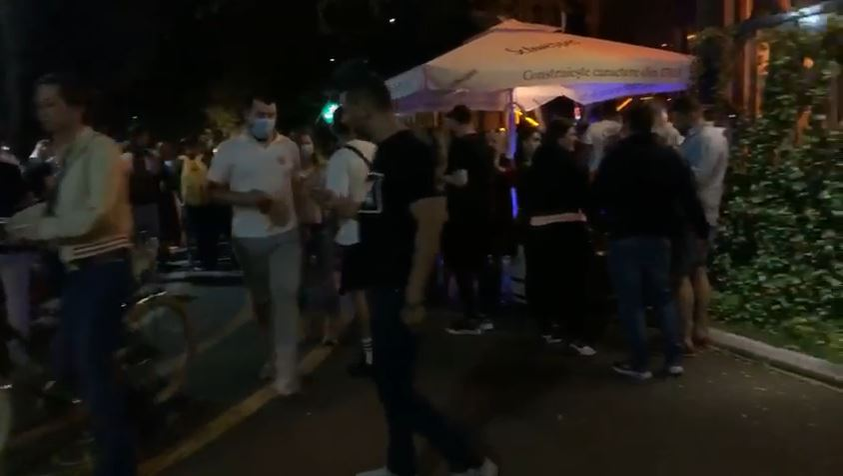 Patronii unor localuri de fițe din nordul Capitalei au încins petreceri cu sute de oameni, deși există riscul de infecție cu noul coronavirus! Aurelian Bădulescu, decizie dură: “Am dispus suspendarea autorizațiilor”
