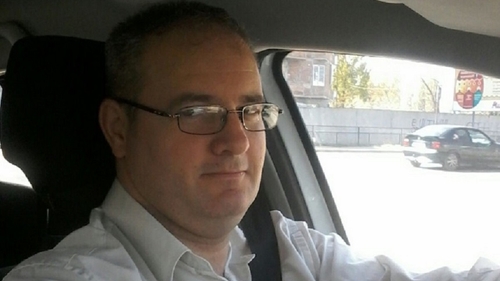 Un şofer UBER a găsit 10.000 de euro pe bancheta maşinii sale! Ce a urmat după aceea