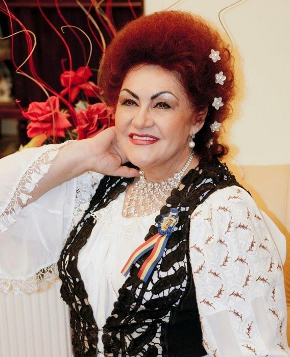 Locul în care Elena Merișoreanu își ține icoanele: ”Îmi aprind candela și îmi fac rugăciunile”
