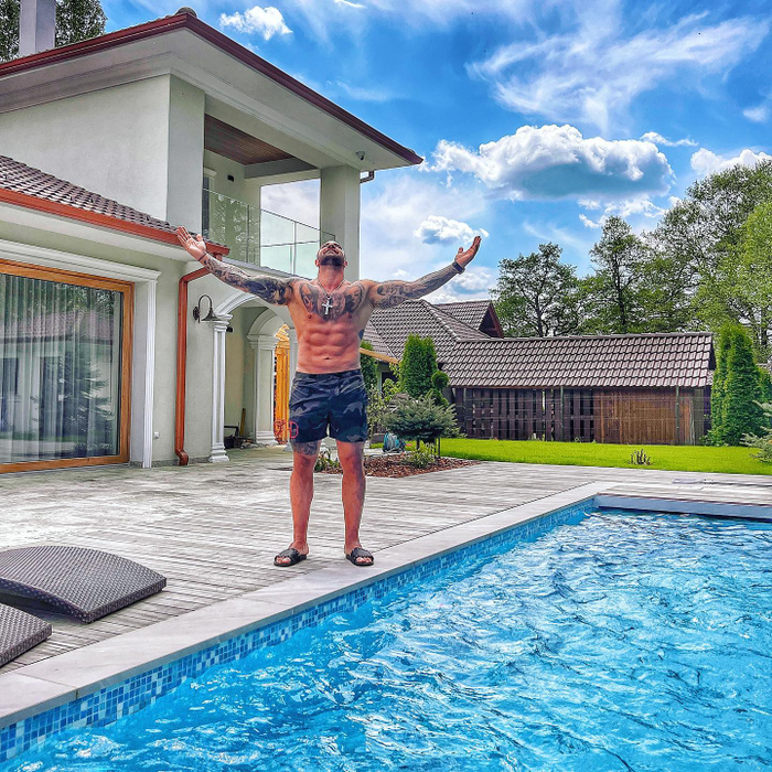 Dragostea plutește în aer! Alex Bodi și Ema Uta au plecat într-o nouă vacanță