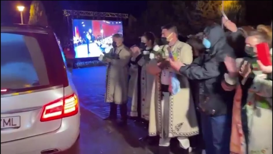 Lacrimi, durere și aplauze, în memoria lui Petrică Mâțu Stoian! Cortegiul funerar a ajuns în această seară la Craiova