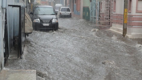 Cod portocaliu de inundaţii în 5 judeţe, până joi dimineaţa!