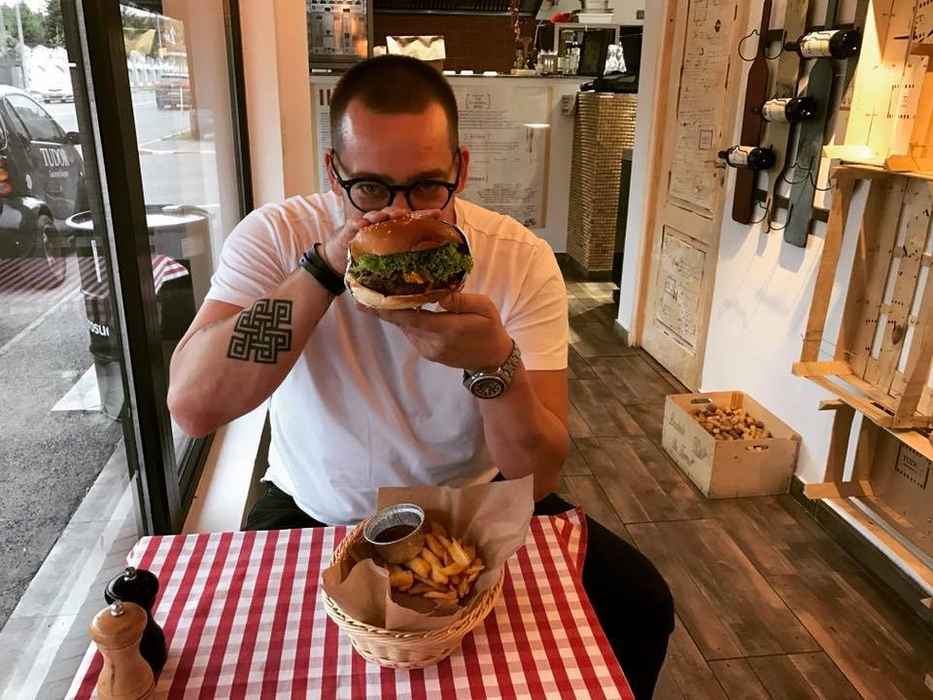 Tudor Aposteanu şi-a deschis un restaurant în Bucureşt