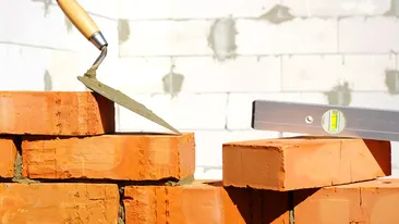 O femeie din București a fost amendată pentru o reclamație făcută vecinilor care renovau apartamentul