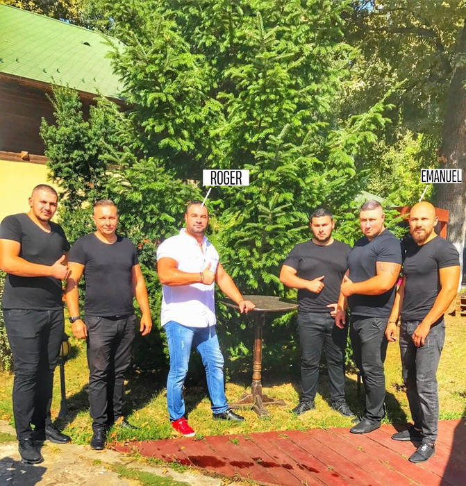 Roger și Emanuel, alături de mai mulți prieteni, la o petrecere privată