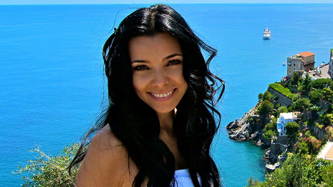 De cand asteptau barbatii asta!Corina Caragea s-a dezbracat si…Vezi ce a aratat vedeta