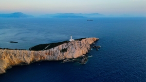 Locul din Grecia unde îndrăgostiții își găseau sfârșitul în Antichitate. Povestea unei legende vechi de peste 2.000 de ani