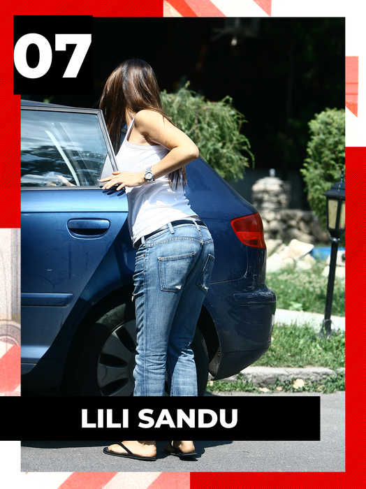 TOP sexy-vedete. Bianca Drăgușanu, Daniela Crudu sau Raluca Bambi s-au aplecat pe bancheta din spate și…: Mamăăă, ce priveliște!