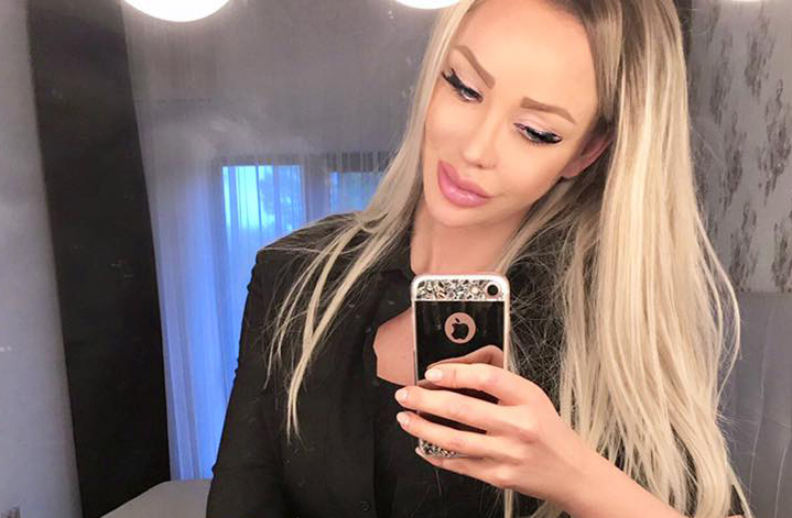 Bianca Drăguşanu şi-a pozat aşa fiica în vacanţa din Antalya! Blonda a rămas uimită când a văzut asta pe patul în care dormea Sofia
